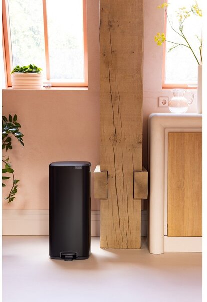 Cestino per la spazzatura nero opaco in acciaio con pedale 30 l Bo – Brabantia