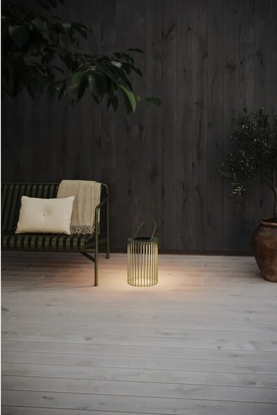 Lanterna a LED verde con alimentazione a pannelli solari e con ricarica USB da esterno (altezza totale 54 cm) Cavia – Markslöjd