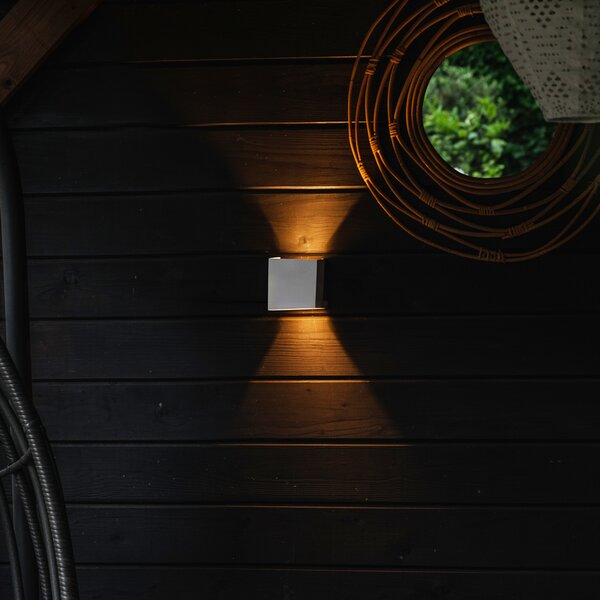 Lampada da parete per esterni bianca con LED a 2 luci IP54 - Edwin