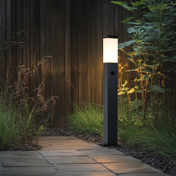 Lampada da esterno grigio scuro con vetro opale 80cm IP44 con presa e sensore di movimento - Malios