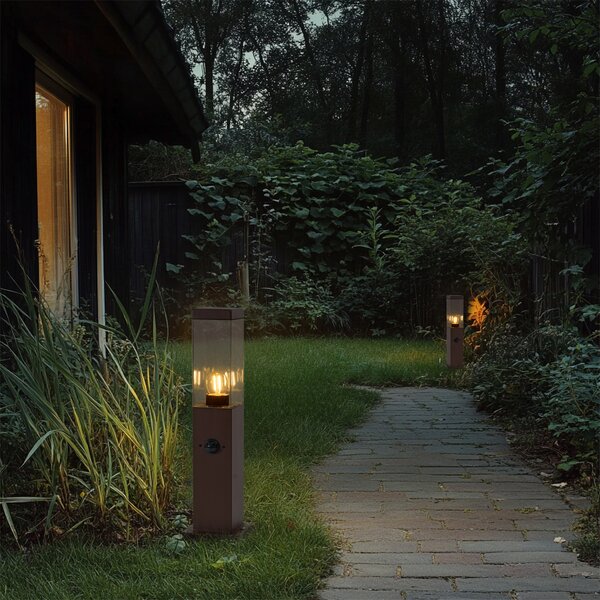 Lampada da esterno marrone ruggine con vetro trasparente 45 cm IP44 con presa e sensore di movimento - Malios