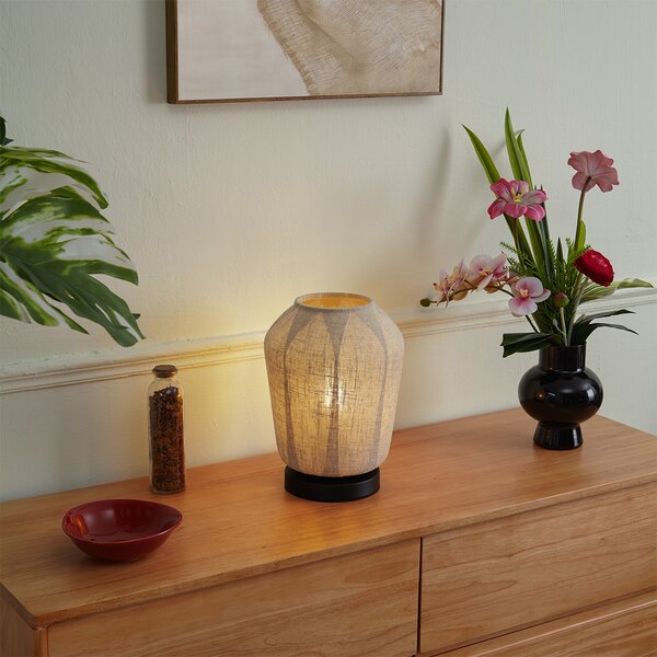 Lampada da tavolo Japandi nera con paralume in lino beige 21,5 cm - Nami