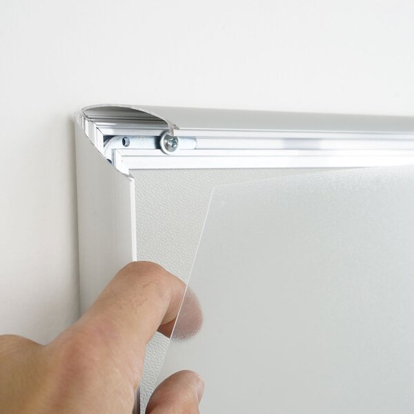 Cornice a scatto in alluminio anodizzato silver, formato A2 42x59,4 cm, profilo 25 mm, PVC antiriflesso