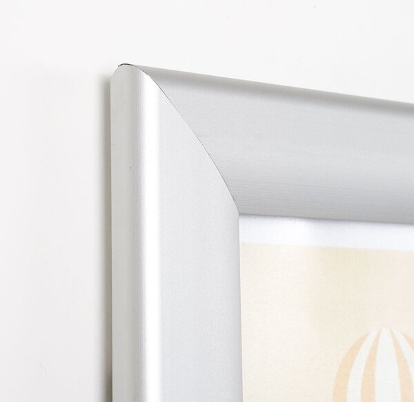 Cornice a scatto impermeabile IP55 70x100 cm, alluminio anodizzato, angolo vivo, PVC antiriflesso, per esterno