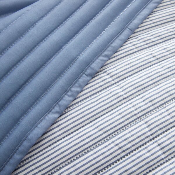 Copriletto blu con rivestimento trapuntato 220x230 cm Stripe – Catherine Lansfield