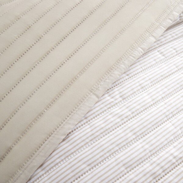 Copriletto beige con rivestimento trapuntato 220x230 cm Stripe – Catherine Lansfield