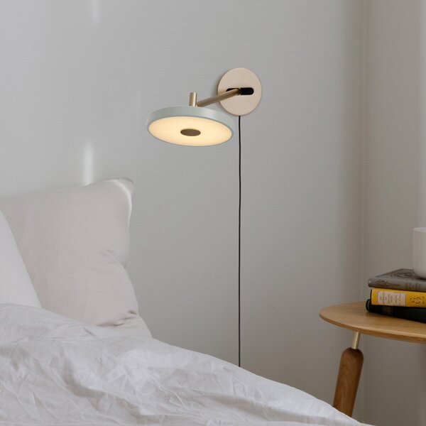 Applique da parete UMAGE, Asteria Long, dimmerabile, Dorato / Ottone, Soggiorno, Metallo, Design
