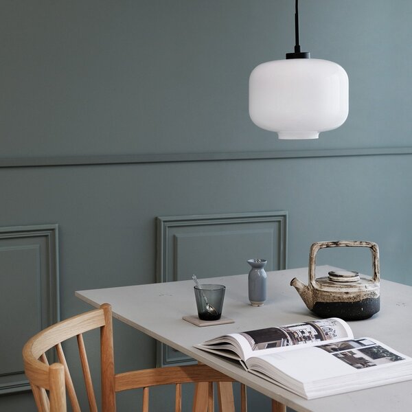 Lampada a sospensione Dyberg Larsen, Arp, dimmerabile, Bianco, Soggiorno, Vetro, Scandinavo