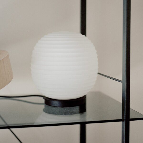 Lampade da tavolo New Works, Lantern Globe Small, dimmerabile, Bianco, Soggiorno, Vetro, Design