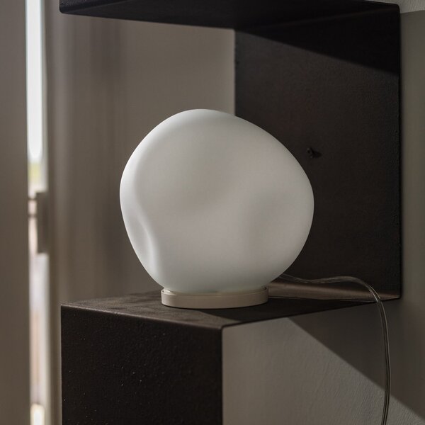 Lampade da tavolo Foscarini, Hoba Midi, Bianco, Soggiorno, Vetro, Design
