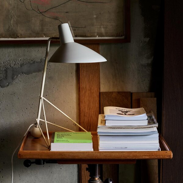 Lampade da tavolo &Tradition, Tripod HM9, Bianco, Soggiorno, Alluminio
