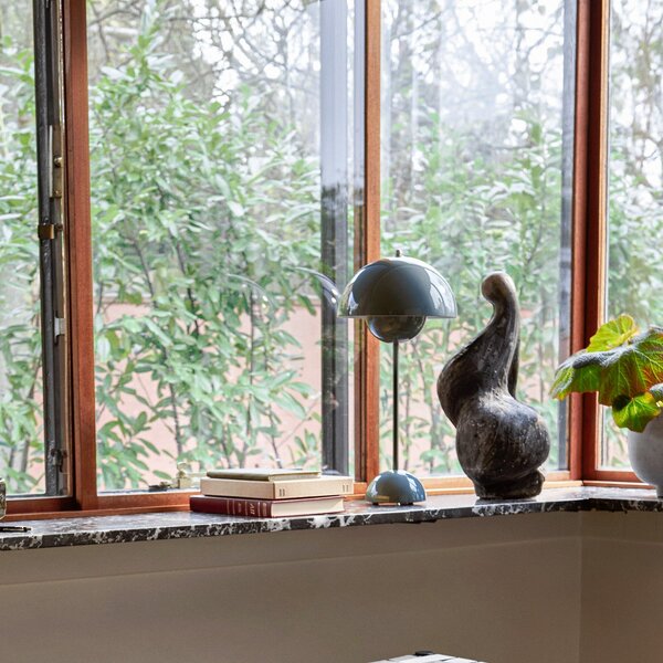Lampade da tavolo &Tradition, Flowerpot VP3, Grigio, Soggiorno, Metallo, Design