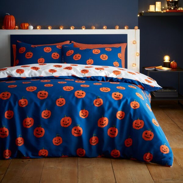 Set copripiumino e federa blu e arancione per letto singolo 135x200 cm Halloween Pumpkins – Catherine Lansfield