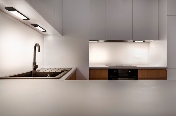 Osram - Lampada LED sottopensile dimmerabile con sensore LINEAR EDGE LED/4W/230V 30 cm nero