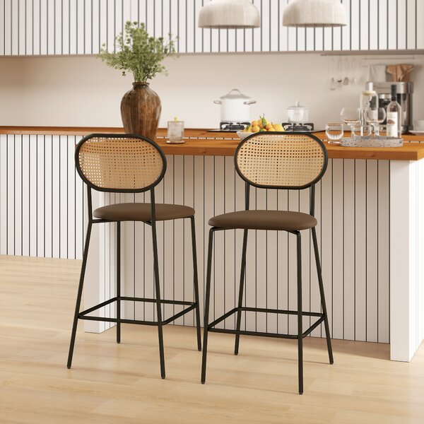 HOMCOM Set di 2 Sgabelli da Cucina con Schienale in Rattan Seduta in PU Struttura in Acciaio e Poggiapiedi Marrone | Aosom Italy