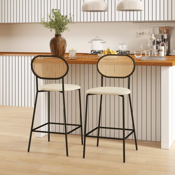 HOMCOM Set di 2 Sgabelli Alti da Cucina con Schienale in Rattan Seduta in PU Struttura in Acciaio e Poggiapiedi Beige | Aosom Italy