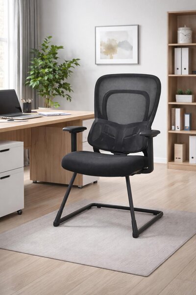 Sedia da ufficio ergonomica con schienale in rete e base a slitta, nera
