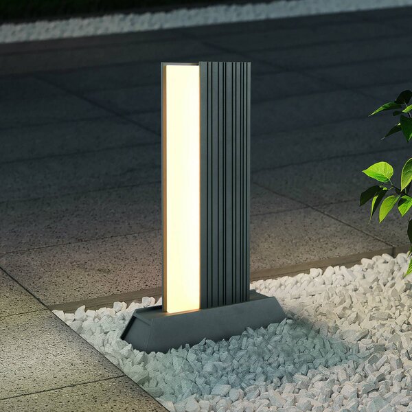 Trio Lighting Lampioncino da giardino MARIZA, Nero, Alluminio, Moderno, Lampada LED da esterni