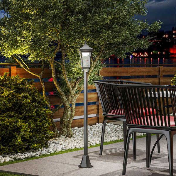 Outsunny Lampione da Giardino con 6h Autonomia e Ancoraggio a Terra, in ABS e Policarbonato, 15x15x127 cm, Nero|Aosom