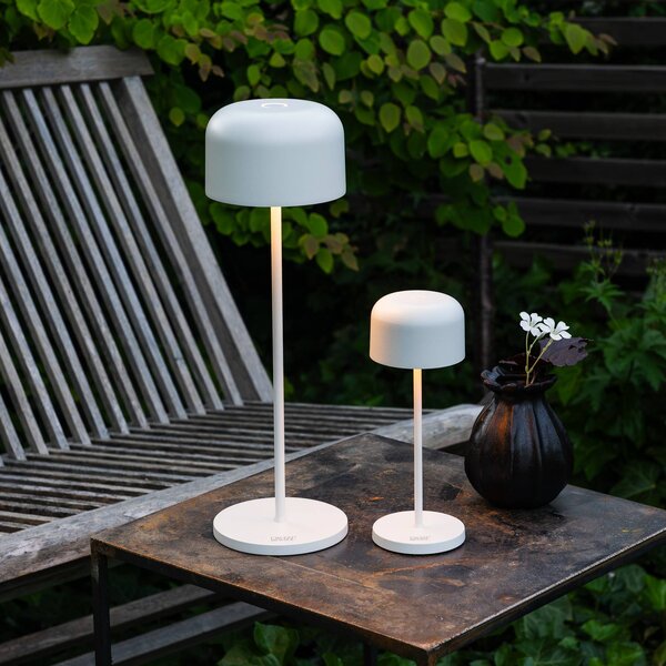 Konstsmide Lampada LED da tavolo ricaricabile Lille, altezza 36 cm, bianca, IP54, USB dimmerabile, Bianco / Opale, Soggiorno / Sala da pranzo, Alluminio, Moderno
