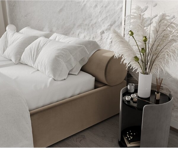 Letto matrimoniale imbottito marrone chiaro con contenitore e rete inclusi 160x200 cm Solvo – Maison de Rêve