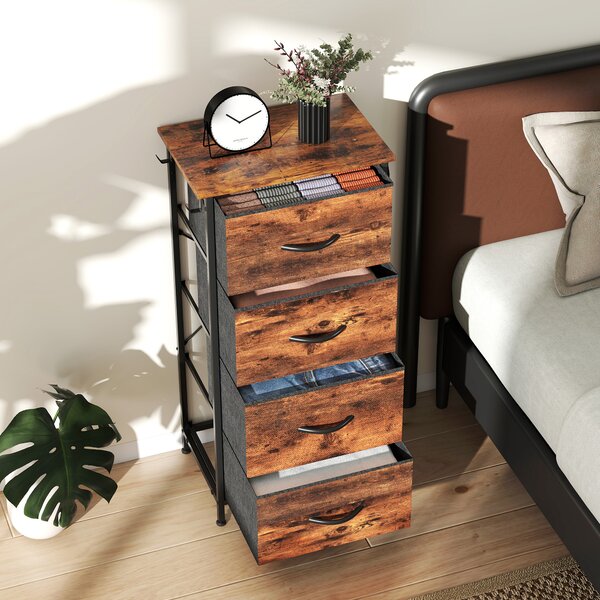 HOMCOM Cassettiera in tessuto con 4 cassetti, 4 tasche e 2 ganci, 45x30x94,5 cm, marrone | Aosom Italy