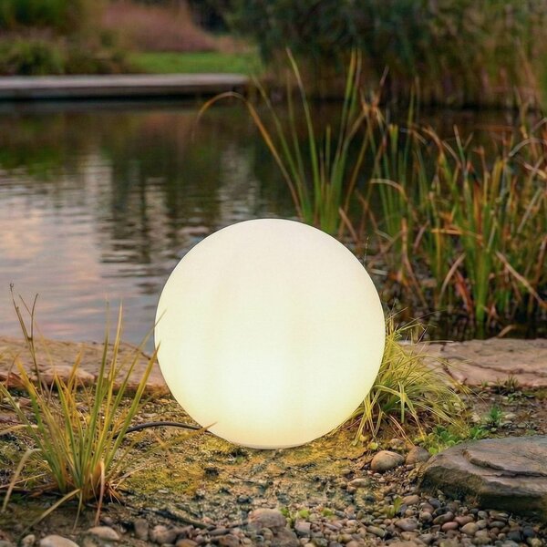 Lampada a sfera Lindby Valyra, Ø 50 cm, IP54, picchetto Valyra, Bianco / Opale, Plastica, Moderno