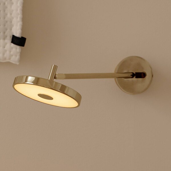 UMAGE Applique da parete di design Asteria LONG HW, dimmerabile, Ottone / Oro, Soggiorno / Sala da pranzo, Metallo, Design, Applique