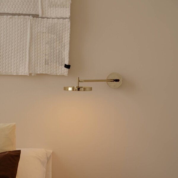 UMAGE Applique da parete di design Asteria LONG HW, dimmerabile, Ottone / Oro, Soggiorno / Sala da pranzo, Metallo, Design, Applique