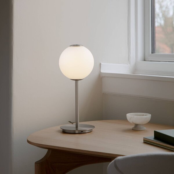 UMAGE Lampada da tavolo di design Audrey, dimmerabile, Alluminio / Grigio / Zincato, Soggiorno / Sala da pranzo, Metallo, Design, Lampada da tavolo