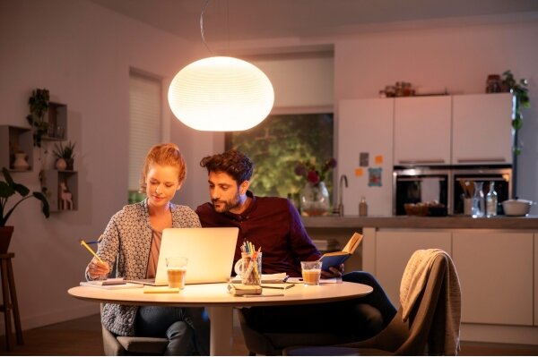 Philips 40906/31/P9 - Lampadario LED RGBW Hue FLOURISH 39W 230V