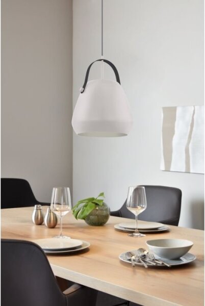 Eglo 98348 - Lampadario a sospensione con filo BEDNALL 1xE27/60W/230V