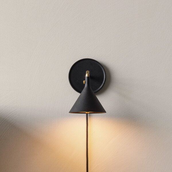 Applique da parete Audo Copenhagen, Cast Sconce, dimmerabile, Nero, Soggiorno, Alluminio, Design