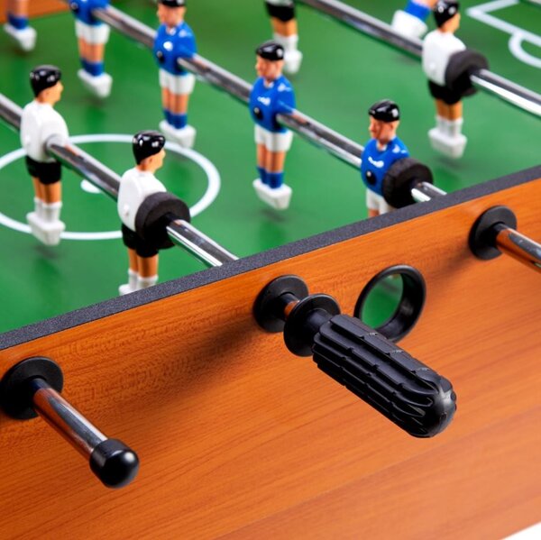Tavolo da gioco con calciobalilla e altri giochi