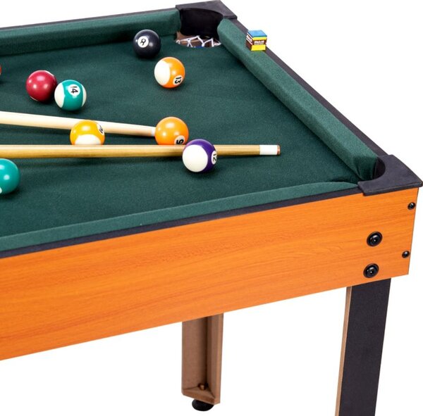 Tavolo da gioco con calciobalilla e altri giochi