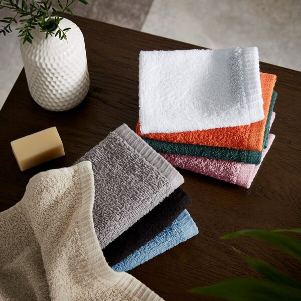Set di asciugamani con asciugatura rapida verdi in cotone 4 pz 30x30 cm Quick Dry – Catherine Lansfield