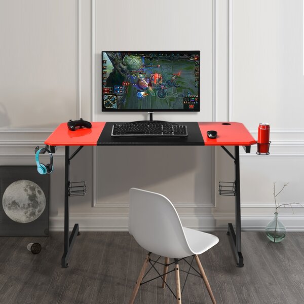 Costway Scrivania da gaming con superficie in fibre di carbonio, Postazione da gaming professionale a forma di Z, Nero e rosso