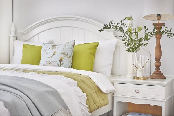 Letto provenzale matrimoniale 180x200 cm con struttura in legno bianco