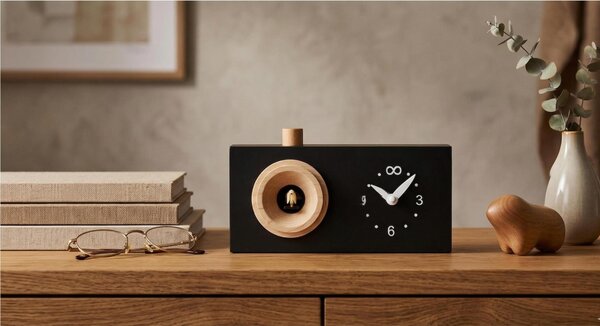 Orologio con cuc� da appoggio MDF laccato � dettagli in acero Dimensioni 24 x12 x h13 cm Colore nero RAL 9017