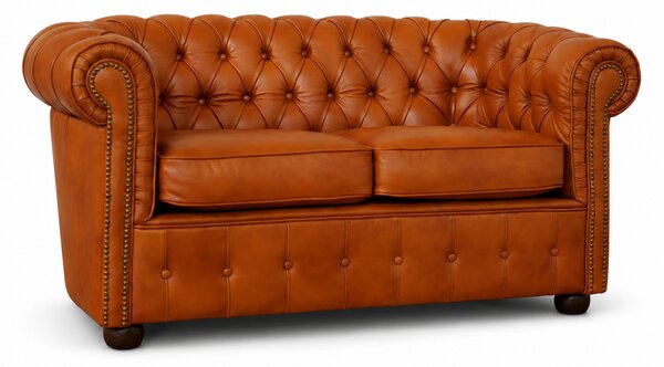 Divano 2 Posti Chesterfield Medium Pelle Primo Fiore Whisky Buckingham - Design Iconico