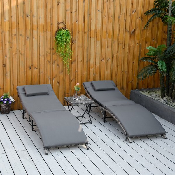 Outsunny Set 2 Lettini da Giardino in Rattan con Cuscini Rimovibili Lavabili e Tavolino Pieghevole, Sdrai da Giaridno, Grigio|Aosom