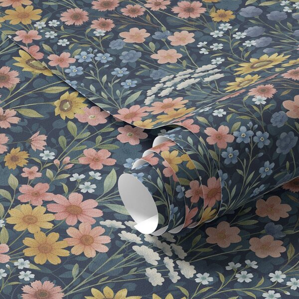 Carta da parati Fiori di prato colorati ad acquerello su blu navy, Parati fiori e piante classici, a00381 : Uwalls.it