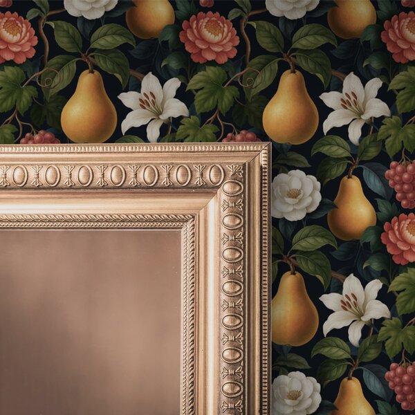 Carta da parati Frutti e fiori barocchi su uno sfondo scuro e drammatico, Parati fiori e piante classici, a00387 : Uwalls.it