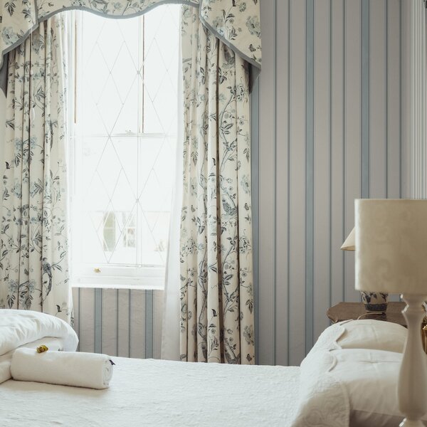 Carta da parati Strisce blu e grigie su sfondo crema, Parati geometrica classici, Parati geometrica a righe classici, a00555 : Uwalls.it