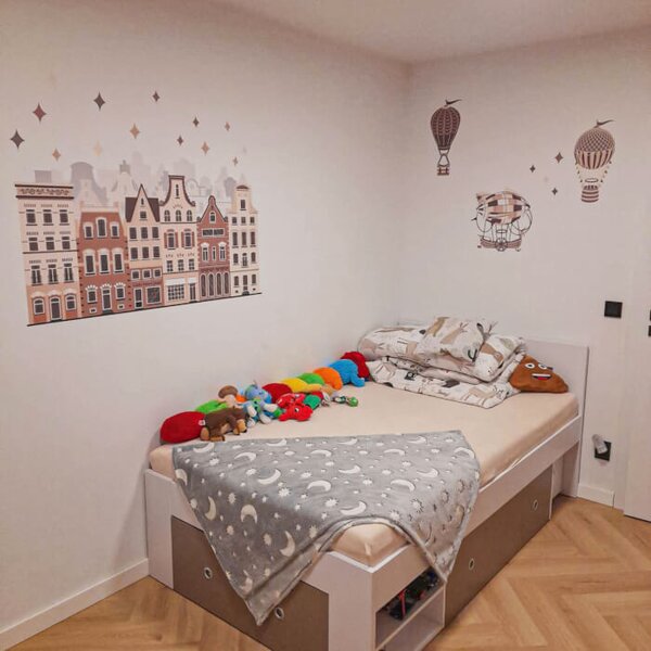 Adesivi murali - Case con palloncini di colore marrone