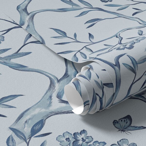 Carta da parati Rami blu acquerellati con fiori e farfalle su sfondo chiaro, Parati fiori e piante classici, a00951 : Uwalls.it