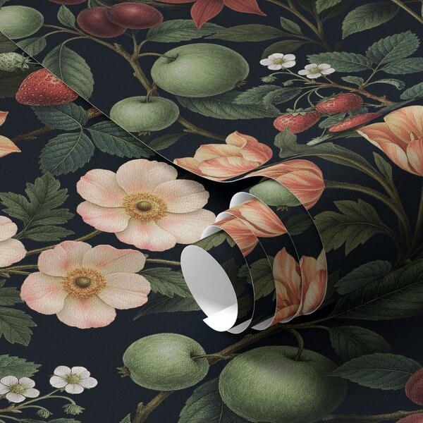 Carta da parati Giardino buio con fiori, mele mature e bacche, Parati fiori e piante classici, a01034 : Uwalls.it