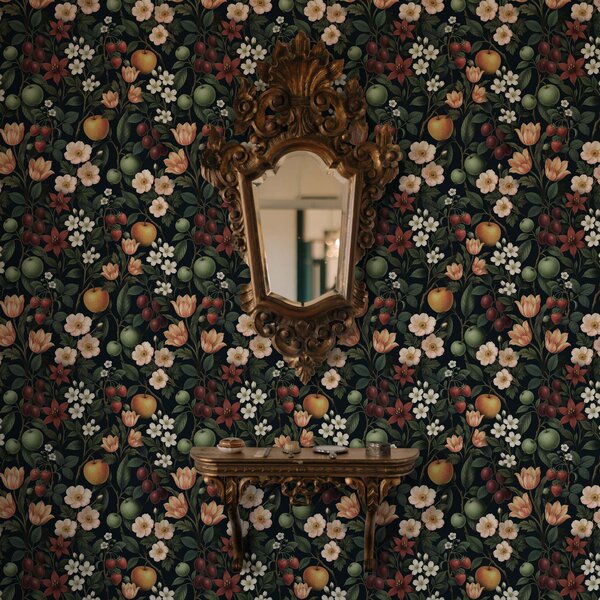 Carta da parati Giardino buio con fiori, mele mature e bacche, Parati fiori e piante classici, a01034 : Uwalls.it