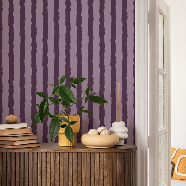 Carta da parati Pennellate verticali viola su sfondo lilla, Parati unica, a01191v3 : Uwalls.it