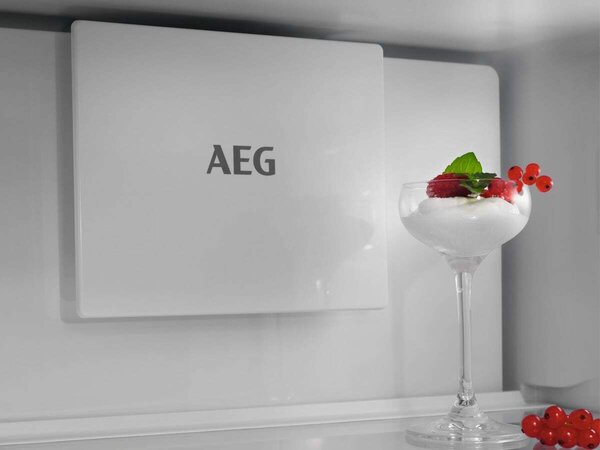 Aeg Frigorifero da Incasso Combinato Capacit 245 Litri Classe energetica A Raffreddamento No Frost colore Bianco - TC7CS181AF Series 7000